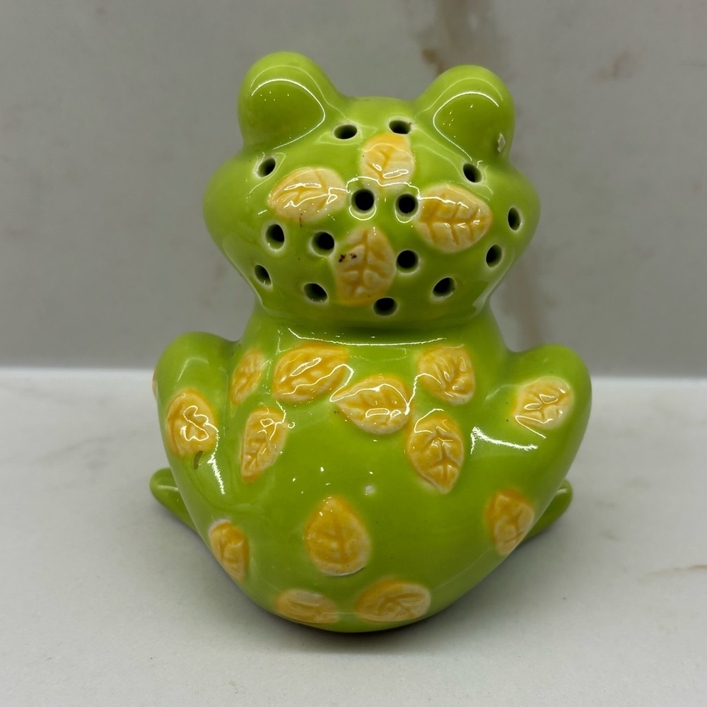 Vintage Josef Originals Frog Potpourri Jar Shaker 1970s Yellow Flowers Spring - Picture 3 of 7